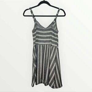 Universal thread black and white striped dress size Small Sundress